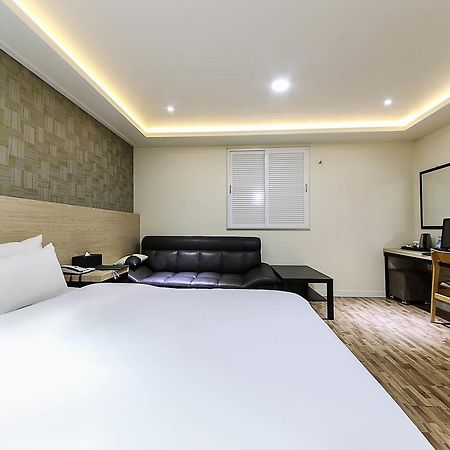 White Hotel Suwon Eksteriør bilde