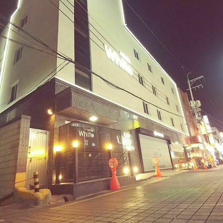 White Hotel Suwon Eksteriør bilde
