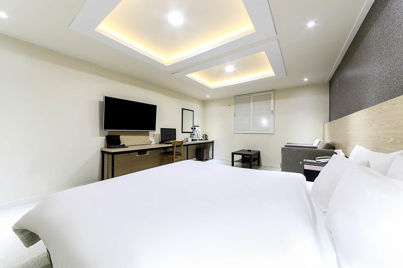 White Hotel Suwon Eksteriør bilde