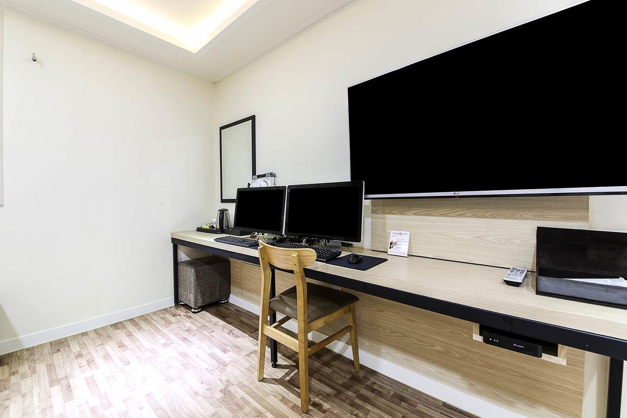 White Hotel Suwon Eksteriør bilde