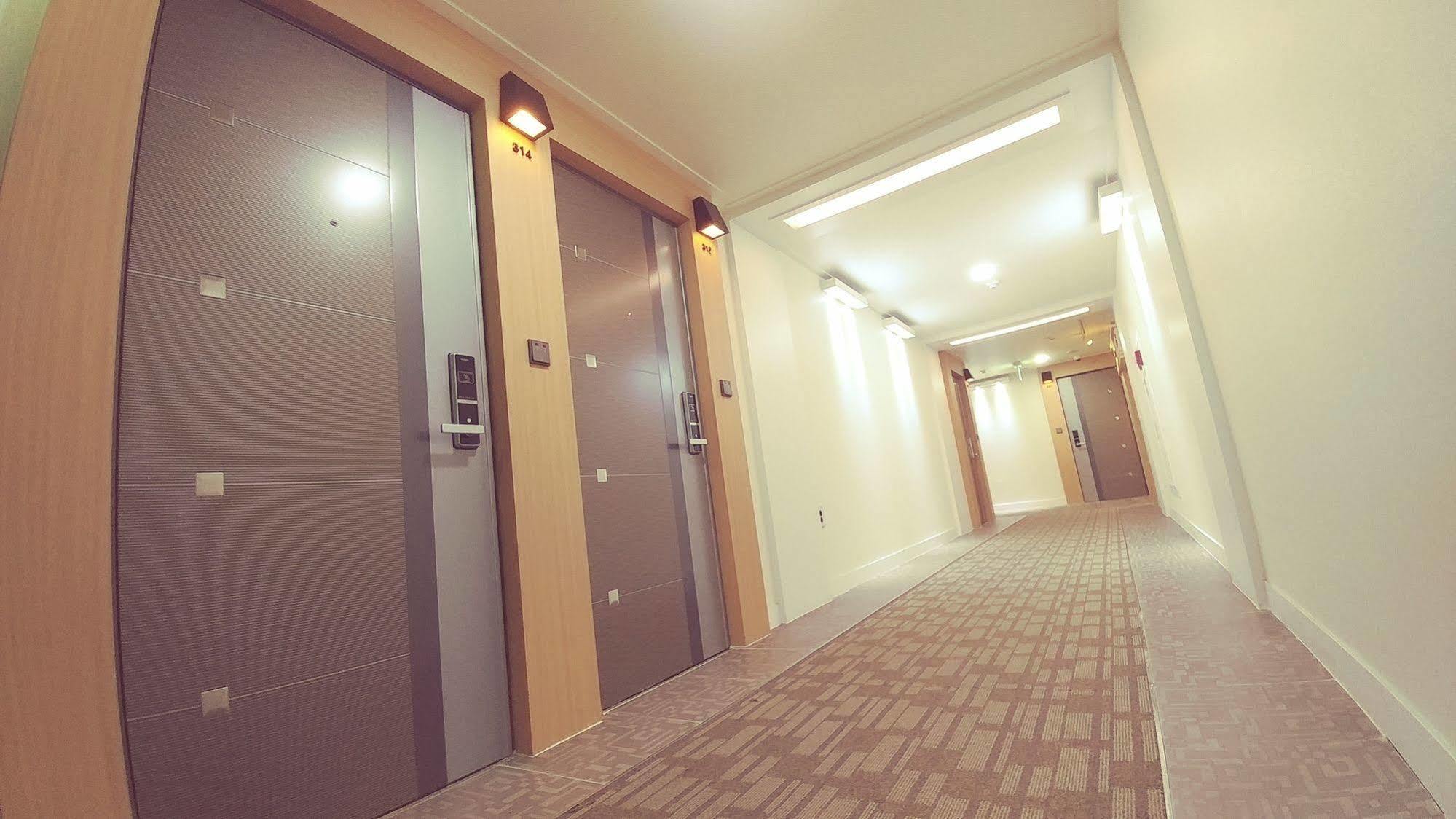 White Hotel Suwon Eksteriør bilde